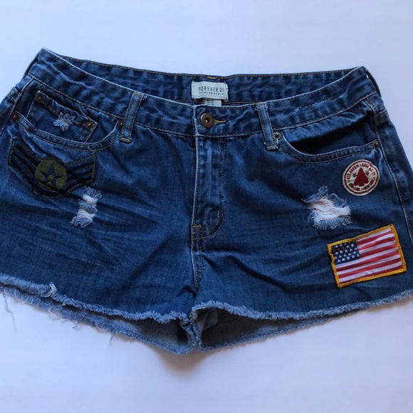 Forever 21 Pants - 🚨FLASH SALE🚨USA Flag Jean Shorts 🌺